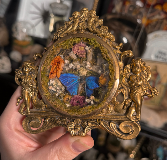 #41 Mini Repurposed antique clock & Lizard bones